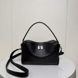 Picture of Balenciaga Handbags _SKUfw221095385fw